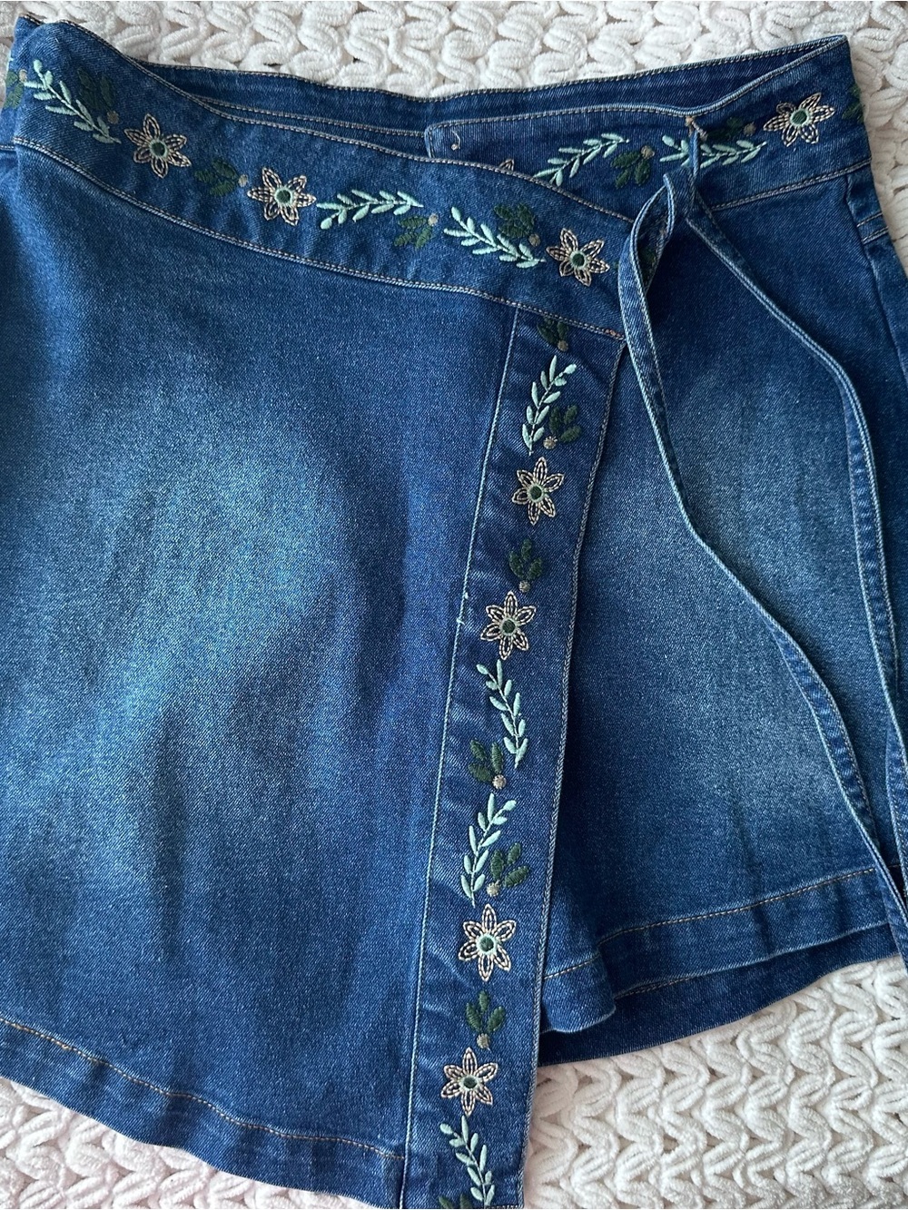 Bunulu Floral Embroidered Denim Skort Tie Waist Medium